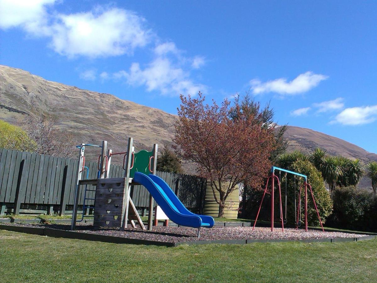 Wanaka Top 10 Holiday Park ภายนอก รูปภาพ
