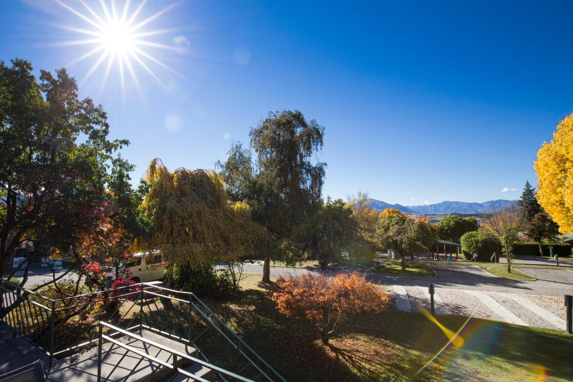 Wanaka Top 10 Holiday Park ภายนอก รูปภาพ
