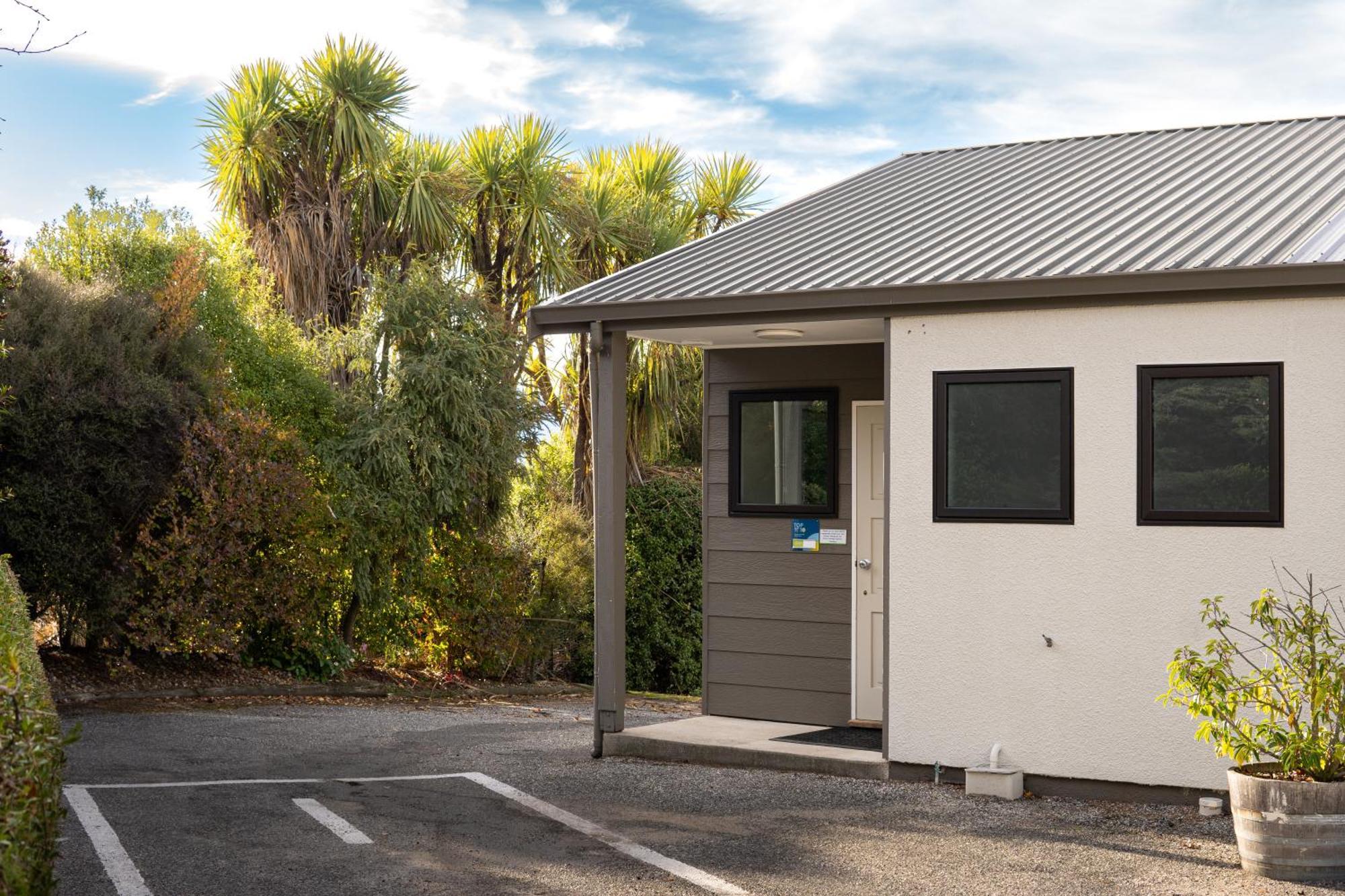 Wanaka Top 10 Holiday Park ภายนอก รูปภาพ