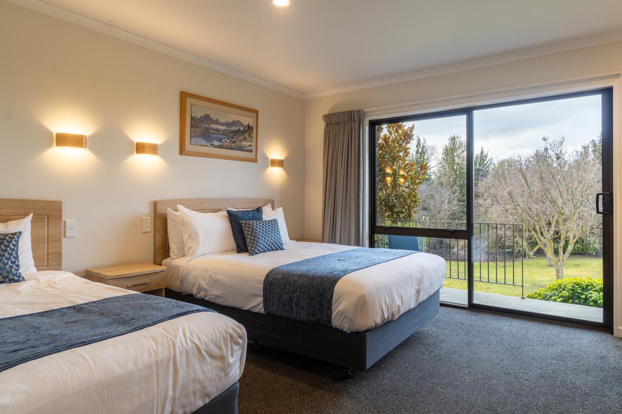 Wanaka Top 10 Holiday Park ภายนอก รูปภาพ