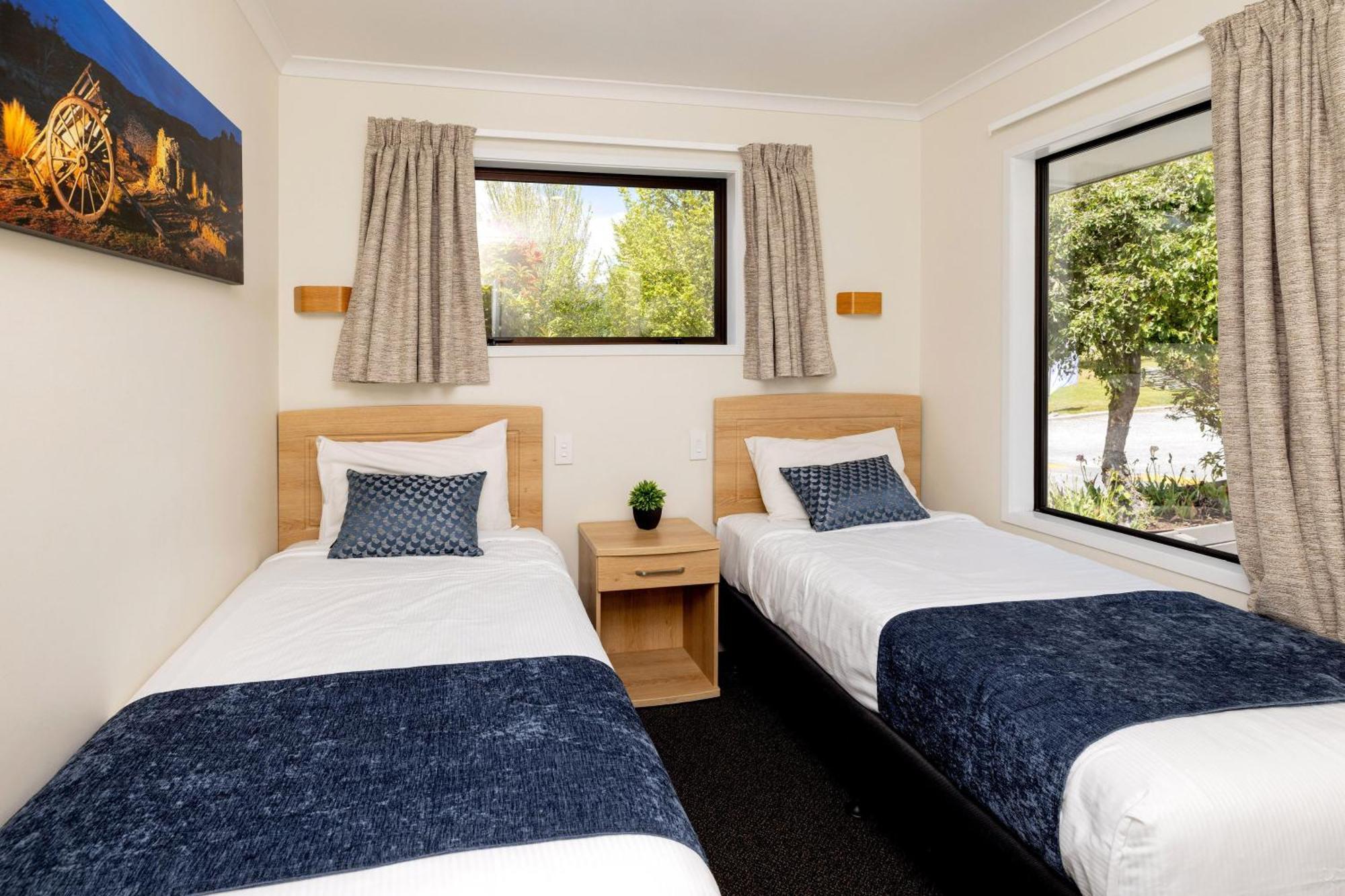 Wanaka Top 10 Holiday Park ภายนอก รูปภาพ