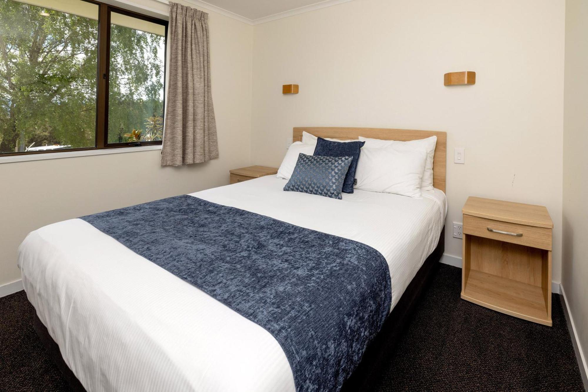 Wanaka Top 10 Holiday Park ภายนอก รูปภาพ