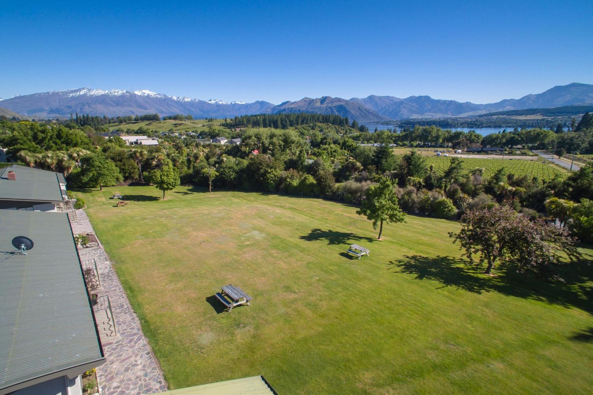 Wanaka Top 10 Holiday Park ภายนอก รูปภาพ