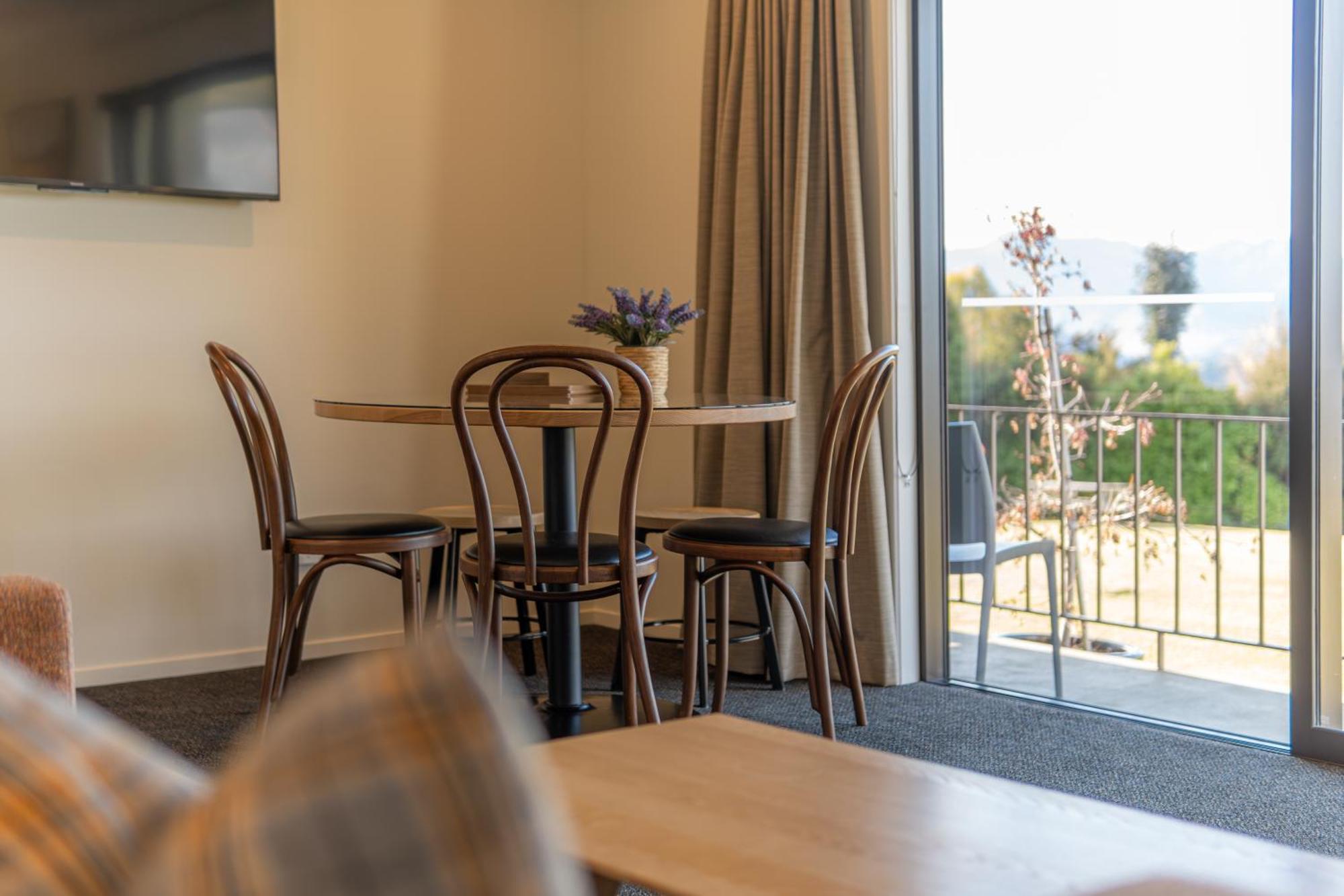Wanaka Top 10 Holiday Park ภายนอก รูปภาพ